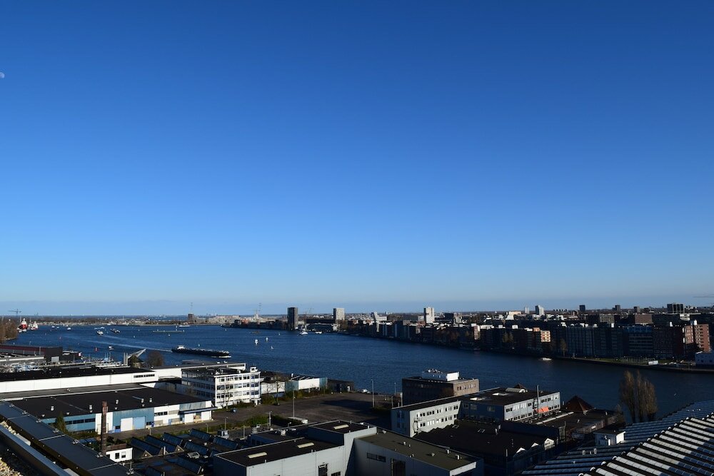 Фото Holiday Inn Express Amsterdam - North Riverside