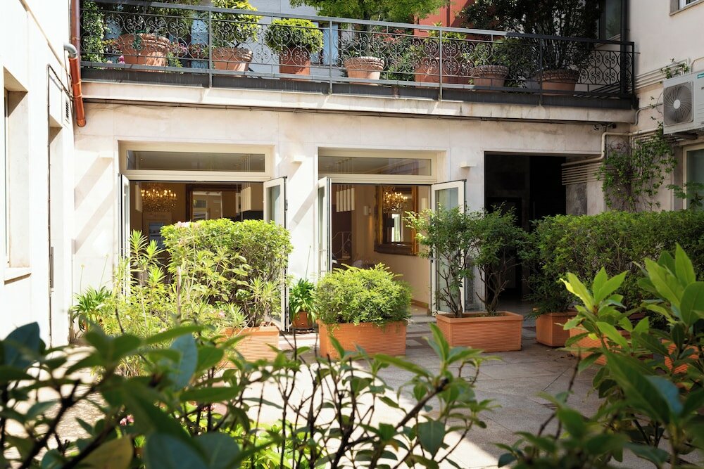 Фото La Castellana