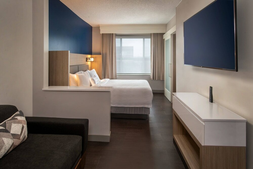 Фото SpringHill Suites by Marriott Herndon Reston