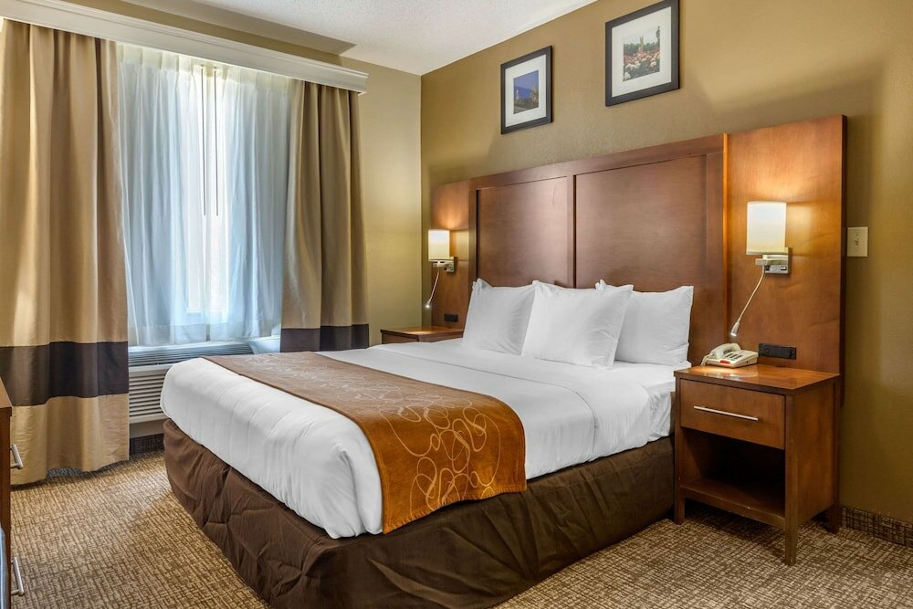 Фото Comfort Suites Raleigh Walnut Creek