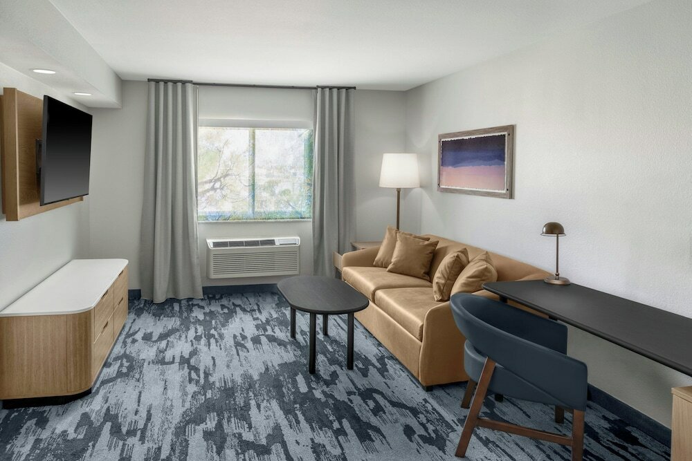 Фото Fairfield Inn & Suites by Marriott San Francisco San Carlos