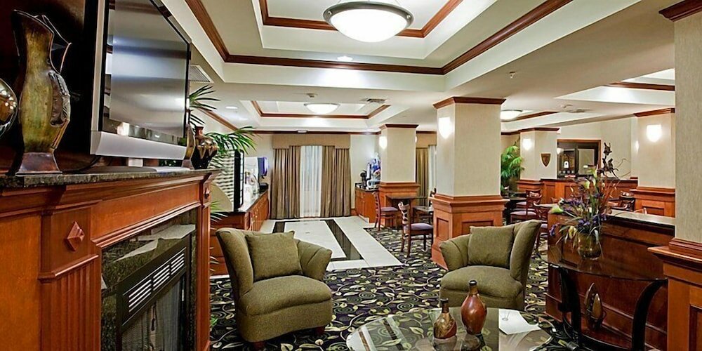 Фото Holiday Inn Express Ada, an Ihg Hotel