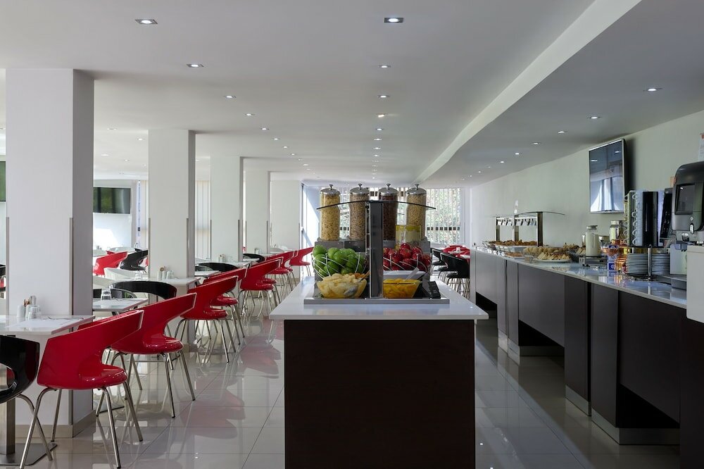 Фото Breeze Boutique Hotel