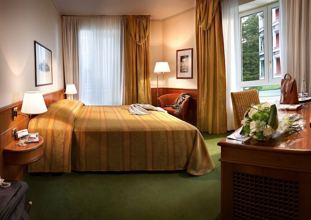 Фото Hotel Cavour