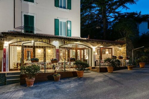 Гостиница Hotel Ristorante Il Caminetto в Диано-Марине