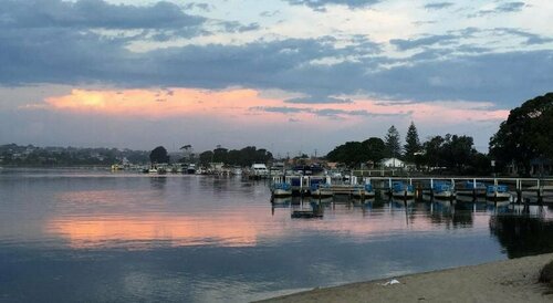 Внешний вид отеля Lakeside Motel Waterfront в Лейкс-Энтрансе, фото 3