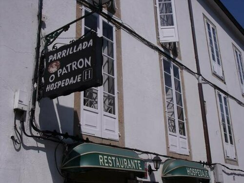 Гостиница Hostal O Patron в Сантьяго-де-Компостела
