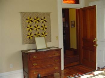 Гостиница Haysler House Bed & Breakfast Inn в Клинтоне