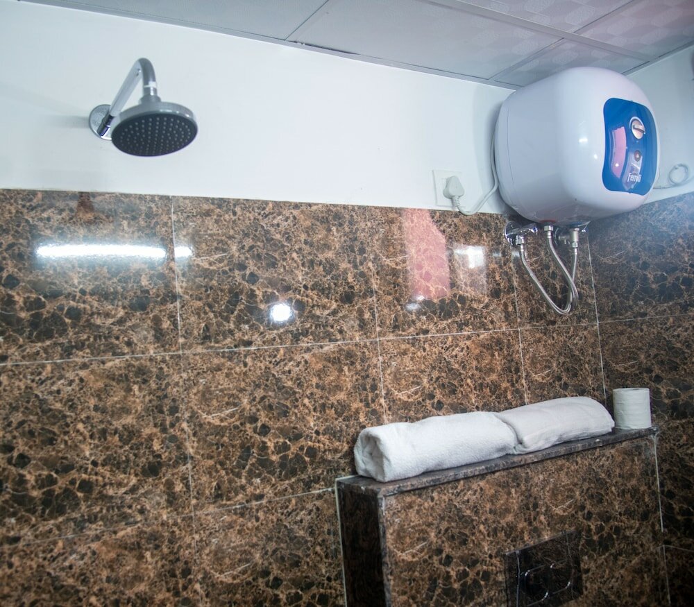 Фото Hotel Thikana Palace