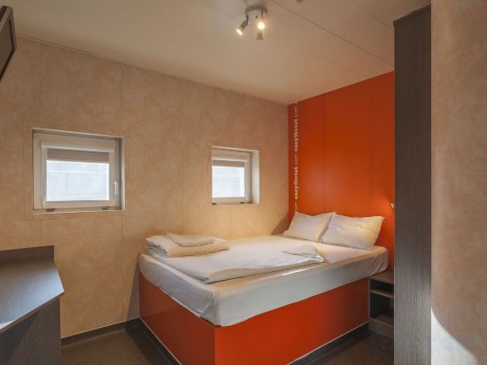 Фото EasyHotel Budapest Oktogon