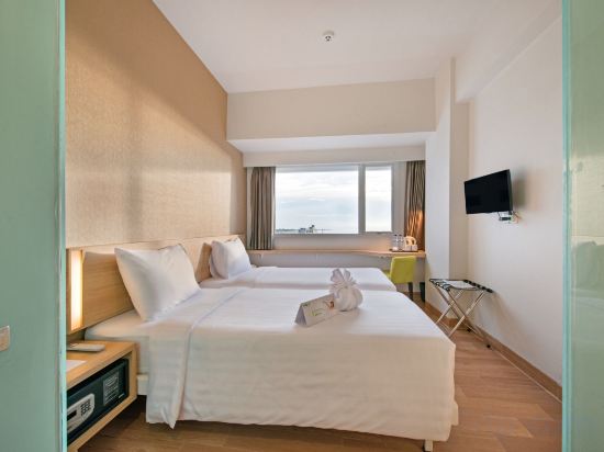 Фото Whiz Prime Hotel Hasanuddin Makassar