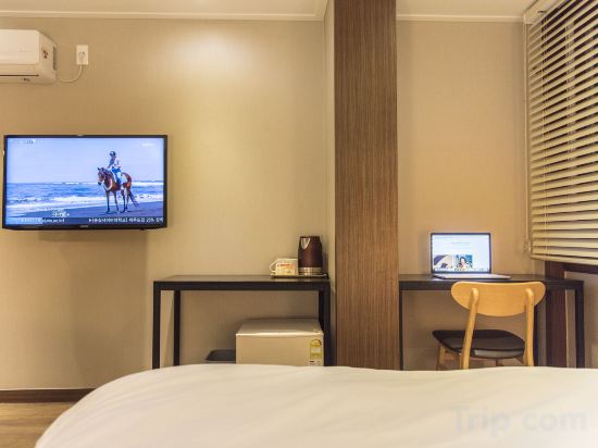 Фото Check Inn Hotel Jeju