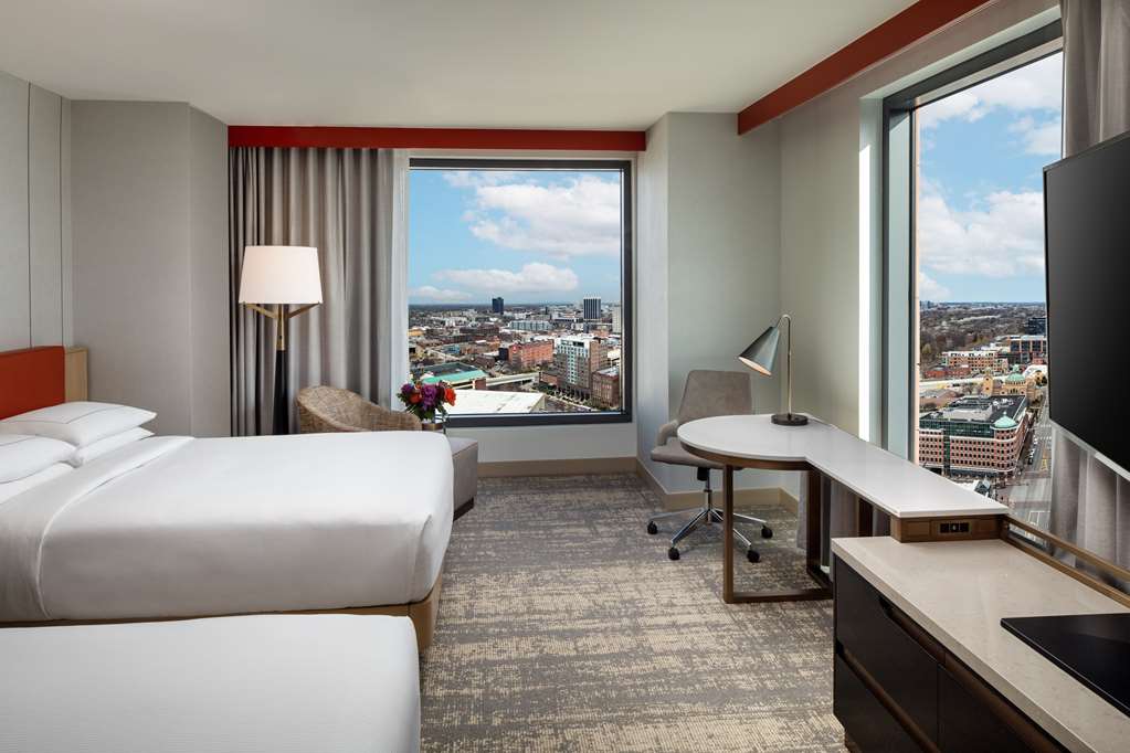 Фото Hilton Columbus Downtown