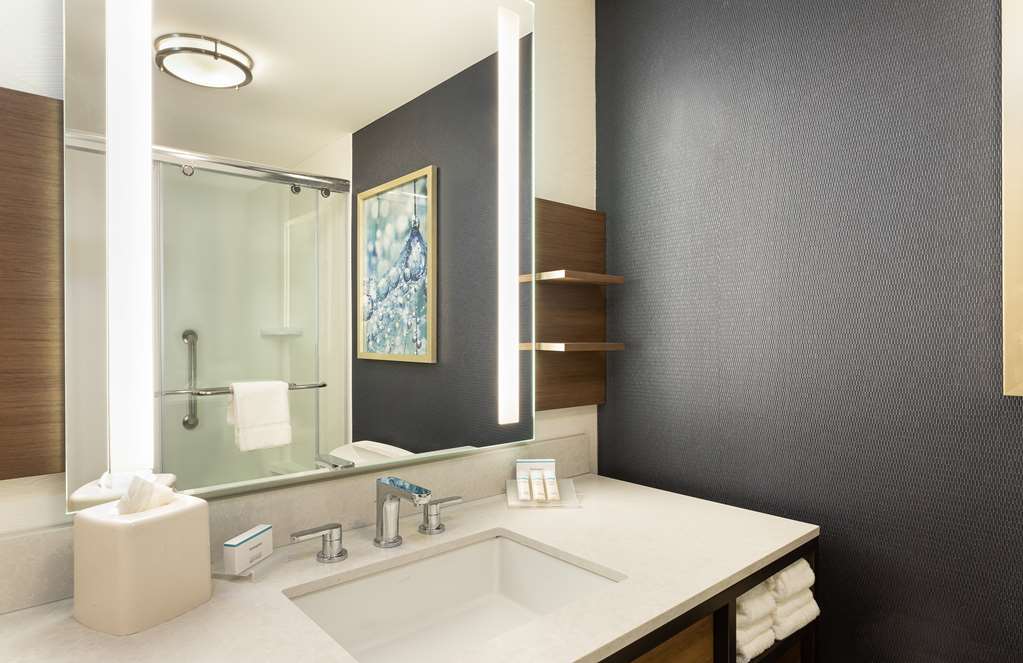 Фото Hilton Garden Inn Melville