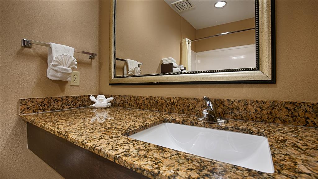 Фото Best Western Bayou Inn & Suites