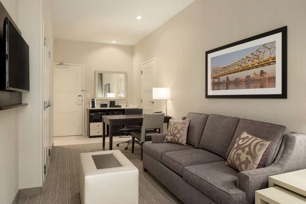 Фото Embassy Suites Louisville Downtown