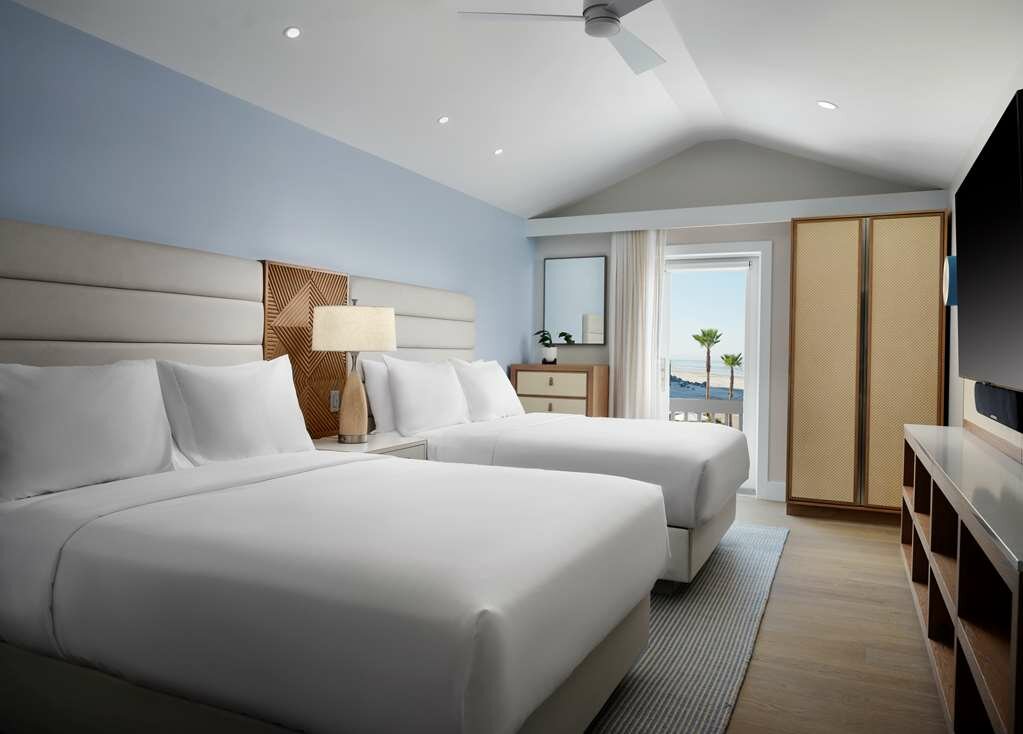 Фото Beach Village at The Del, Curio Collection by Hilton