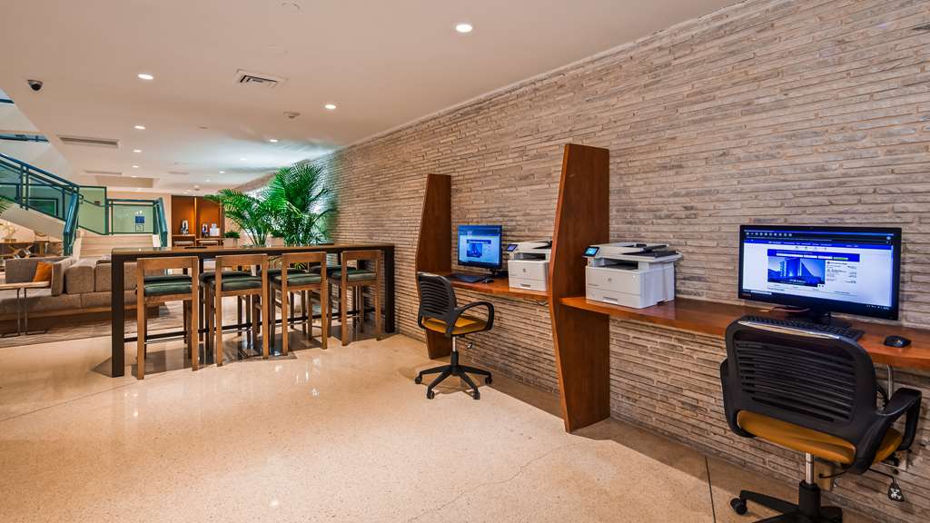 Фото Best Western Plus Atlantic Beach Resort