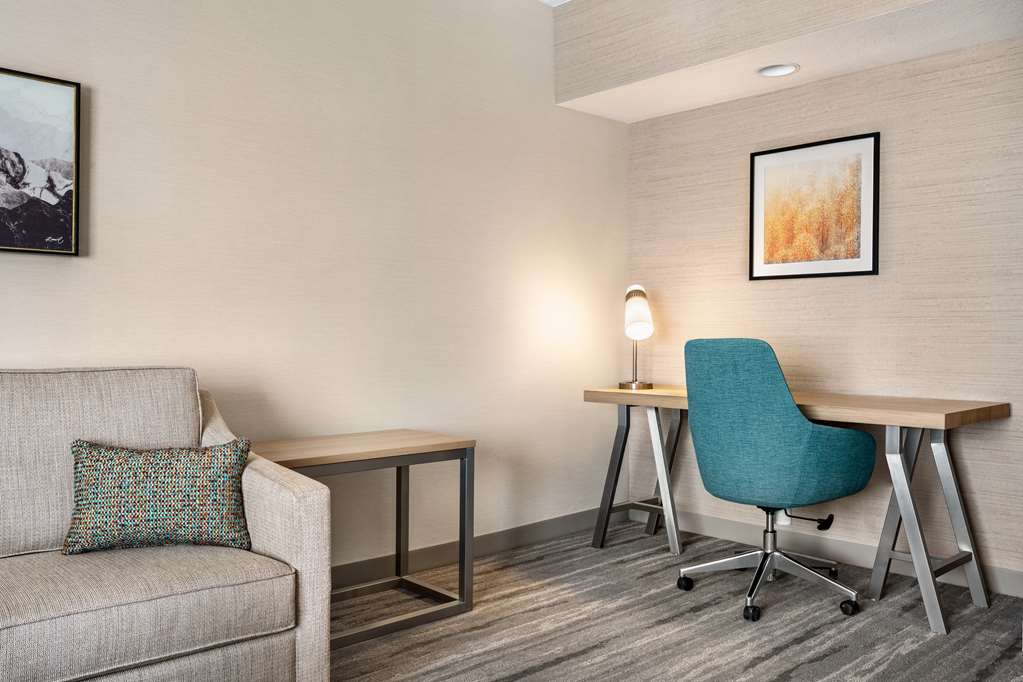 Фото Hilton Garden Inn Fort Collins