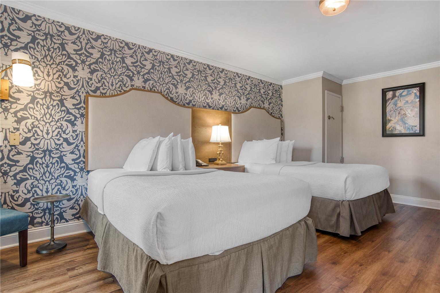 Фото Best Western Plus French Quarter Courtyard Hotel