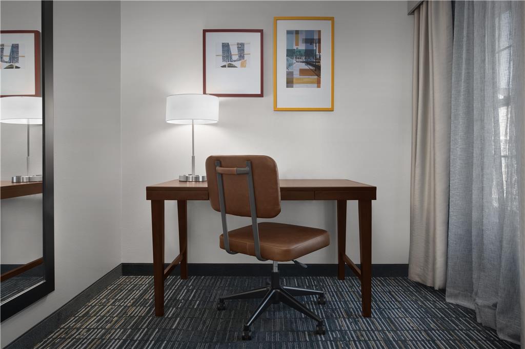 Фото Homewood Suites by Hilton Newark-Cranford