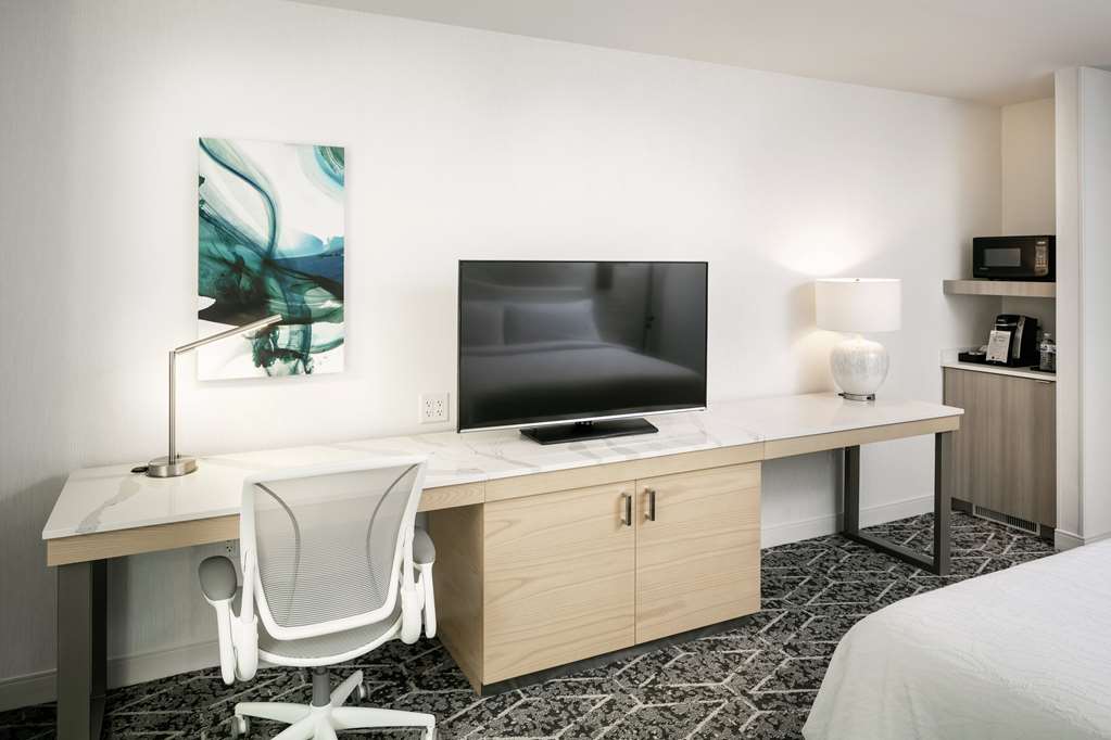 Фото Hilton Garden Inn Seattle Bellevue Downtown, Wa