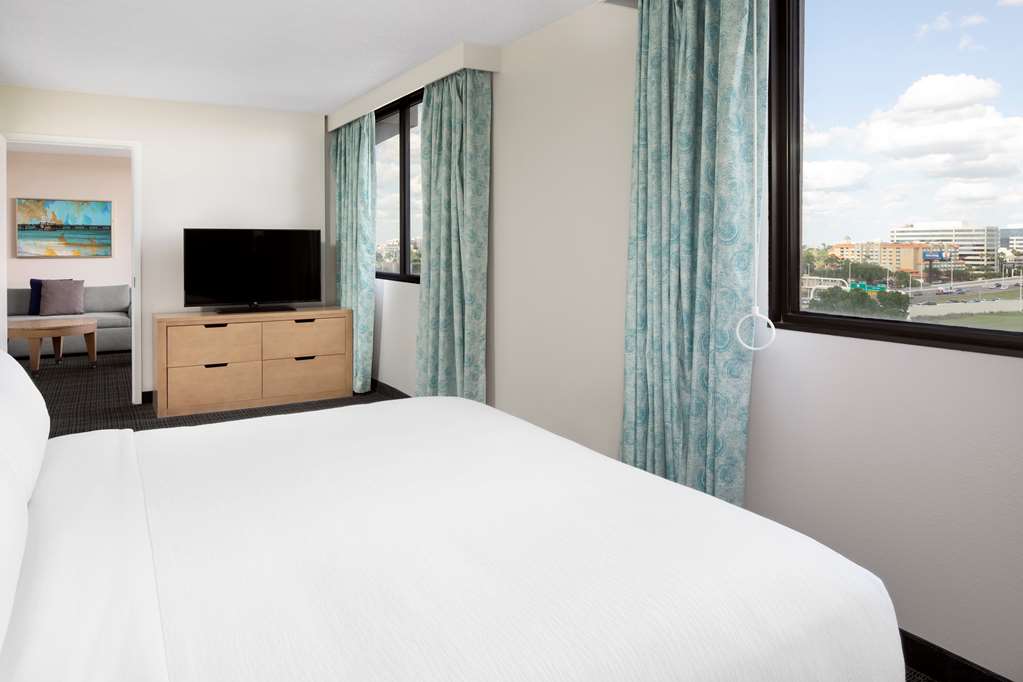 Фото Embassy Suites by Hilton Tampa Airport Westshore