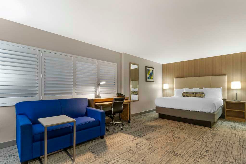Фото Best Western Red Coach Inn