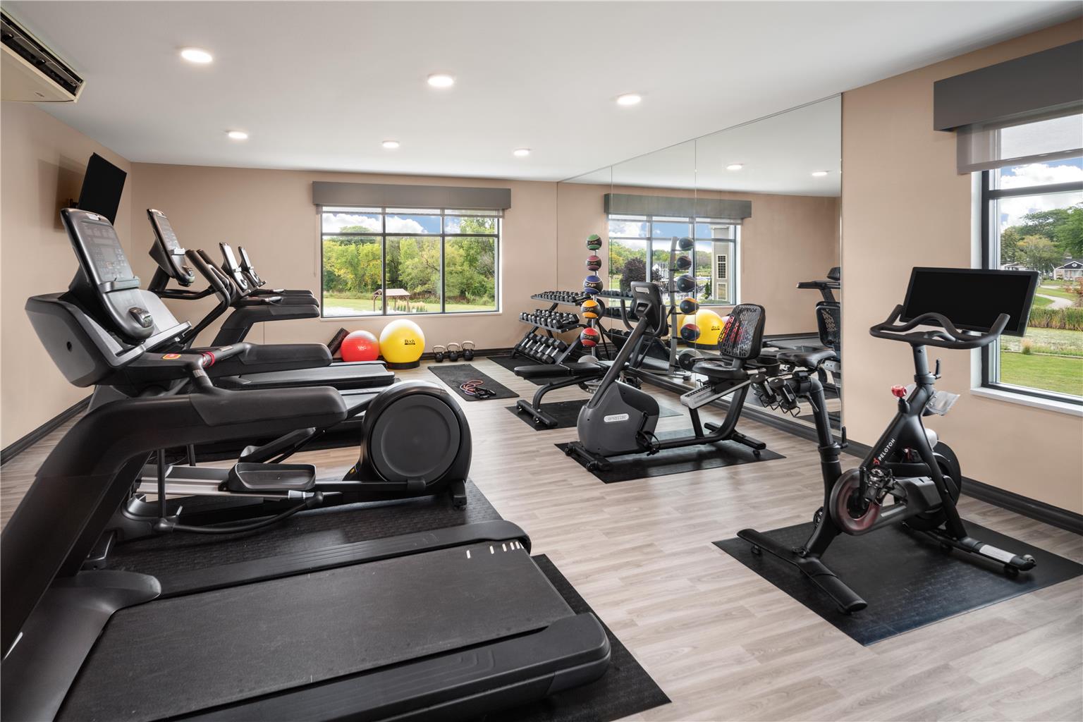 Фото Best Western Premier Bridgewood Resort Hotel