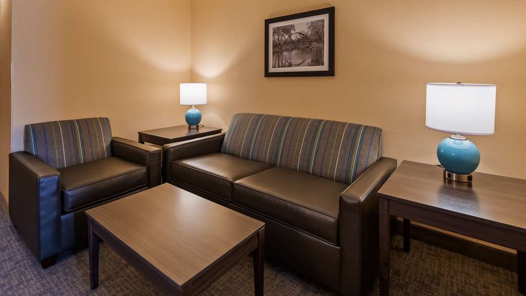 Фото Best Western East Towne Suites
