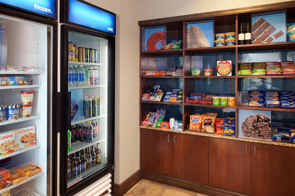 Фото Hampton Inn & Suites Lincoln - Northeast I-80