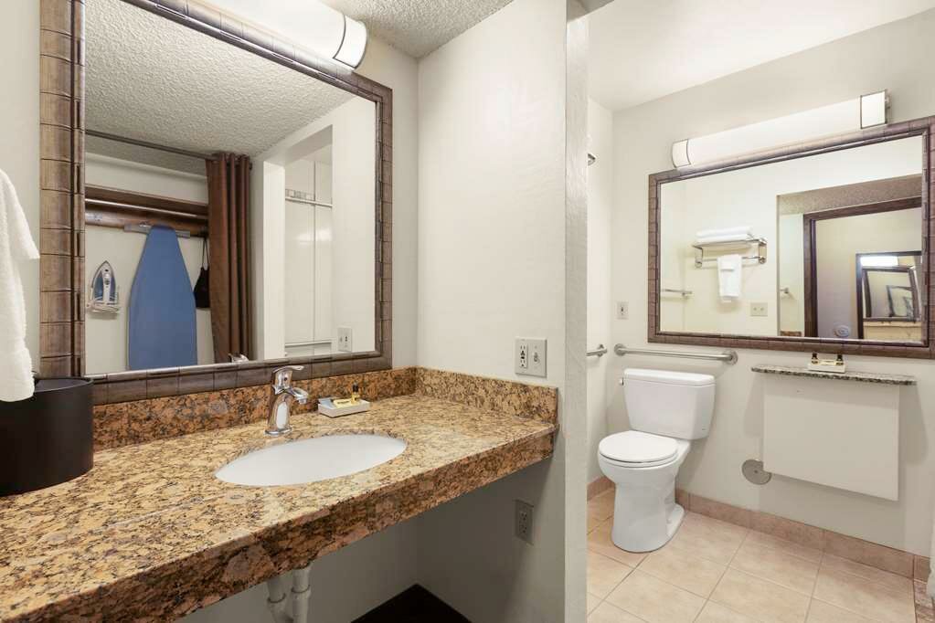 Фото Best Western Plus Tree House