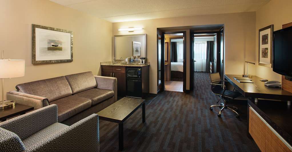 Фото Hilton Winnipeg Airport Suites