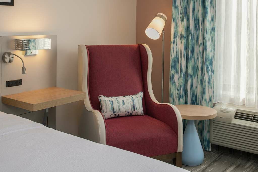 Фото Holiday Inn Express Hotel & Suites Tacoma Downtown, an Ihg Hotel