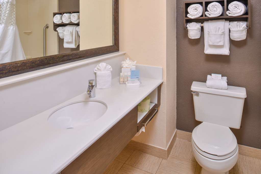 Фото Hampton Inn closest to Universal Orlando