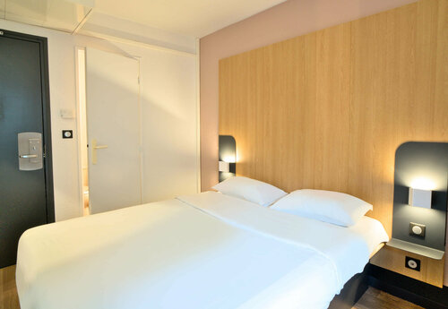 Гостиница B&b Hotel Dreux Centre в Дрё