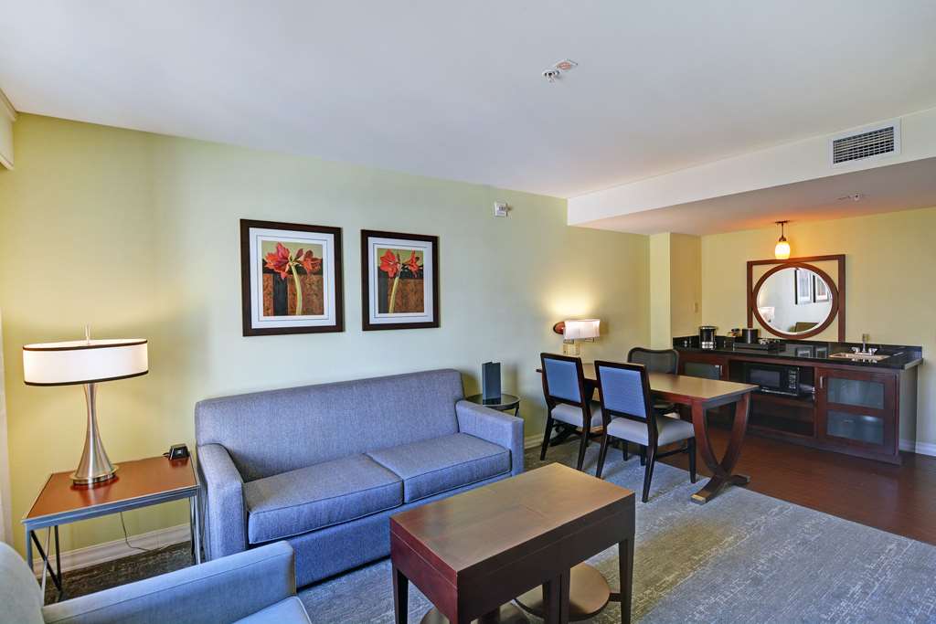 Фото Embassy Suites by Hilton Valencia