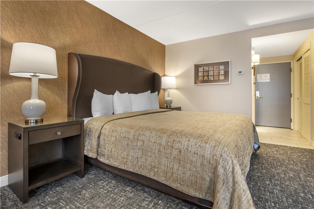 Фото Best Western Plus The Normandy Inn & Suites