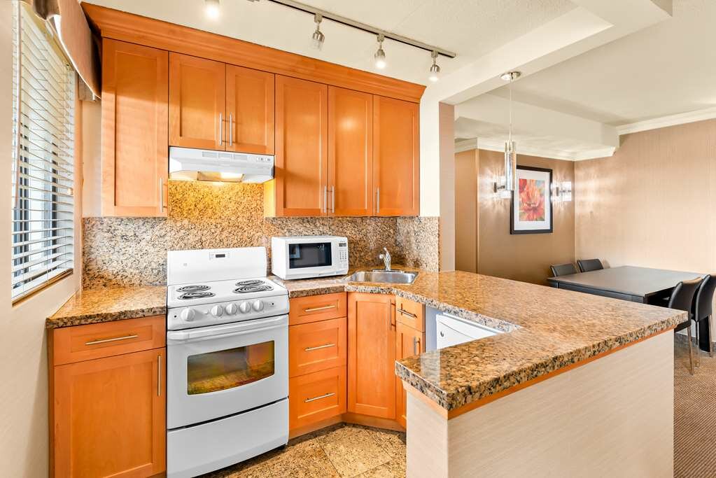 Фото Best Western Plus Inner Harbour - Victoria Hotels