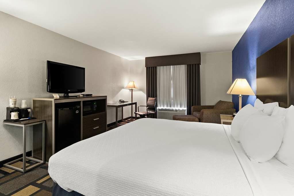 Фото Best Western Galleria Inn & Suites
