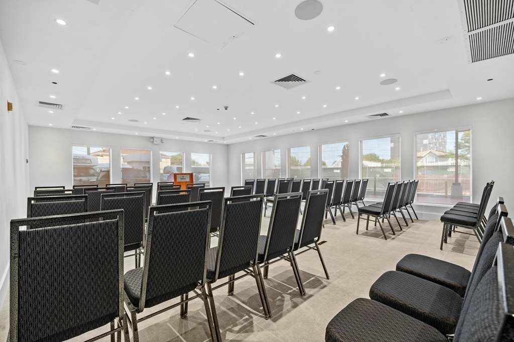 Фото Отель Doubletree by Hilton New York Jfk Airport