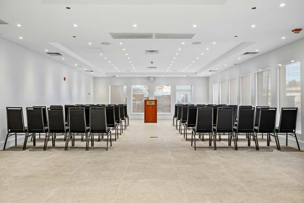 Фото Отель Doubletree by Hilton New York Jfk Airport