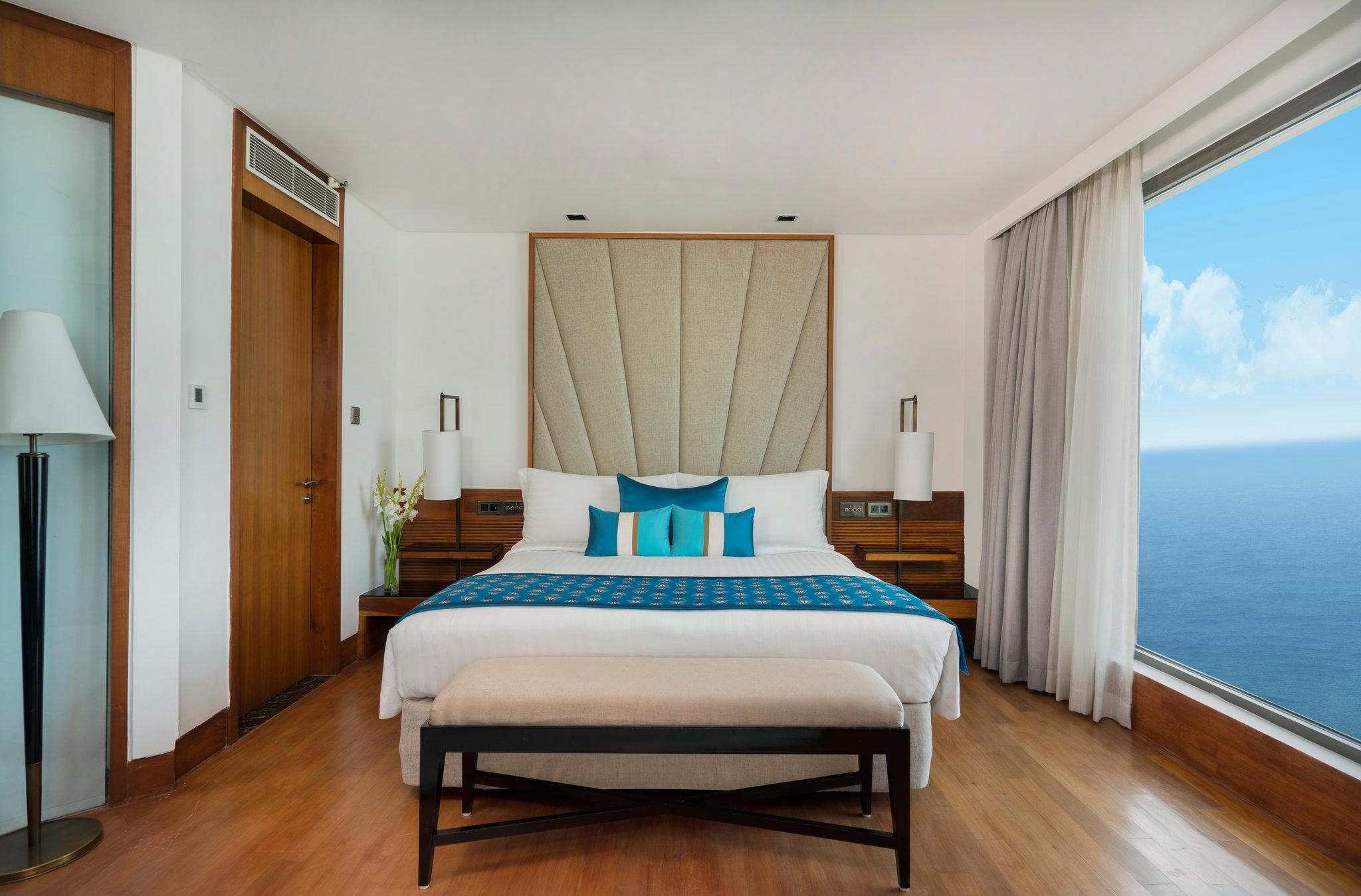 Фото InterContinental Marine Drive Mumbai, an Ihg Hotel