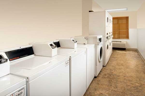 Фото WoodSpring Suites Midland