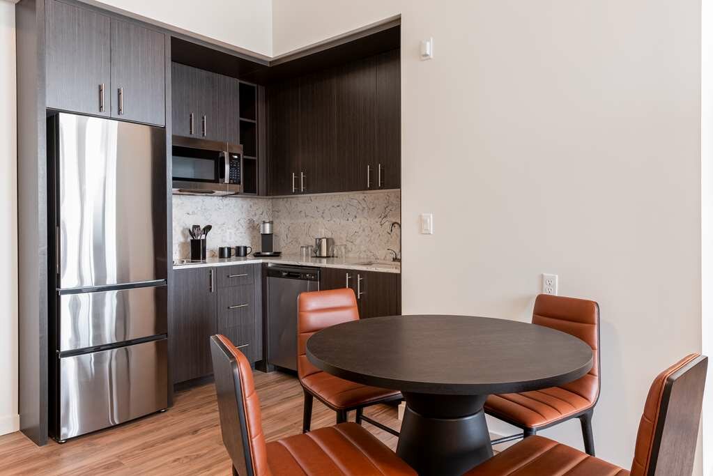 Фото Holman Riverfront Park Hotel Salem, Tapestry by Hilton