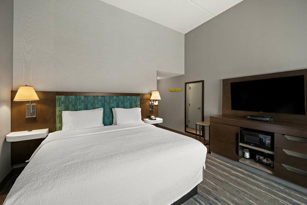 Фото Hampton Inn & Suites Poughkeepsie