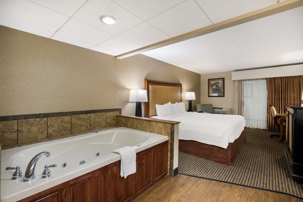 Фото Revel Hotel Minot, SureStay Collection by Best Western
