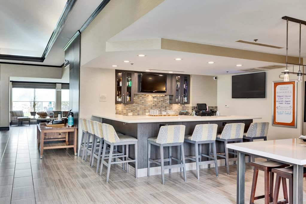 Фото Hilton Garden Inn Austin Nw/Arboretum