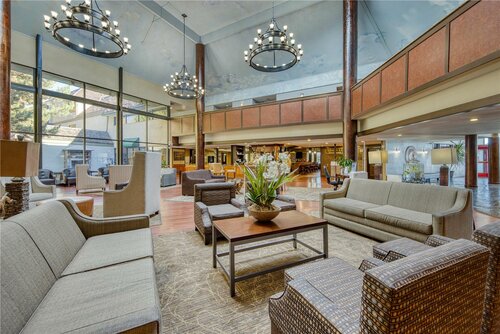 Гостиница SureStay Plus Hotel by Best Western Reno Airport в Рино