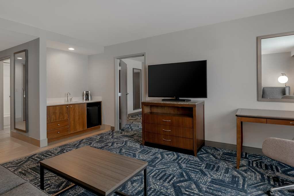 Фото Hilton Garden Inn Burlington Downtown